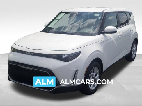 Used 2025 Kia Soul LX w/ LX Technology Package FWD image 1