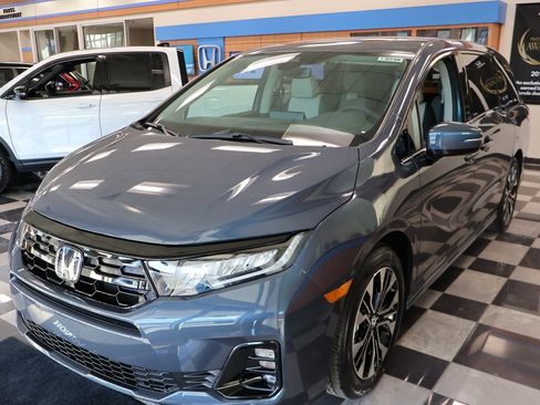 New 2026 Honda Odyssey Elite image 3