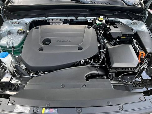 New 2026 Volvo XC40 B4 Plus w/ Protection Package Premier FWD image 26
