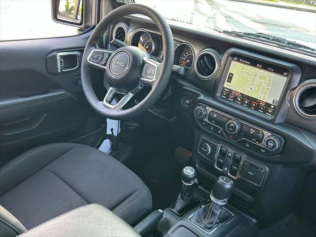 Certified 2023 Jeep Gladiator Overland AWD/4WD image 11