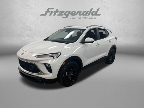 Used 2024 Buick Encore GX Sport Touring FWD image 1