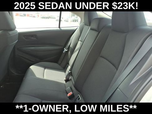 Used 2025 Toyota Corolla LE image 26