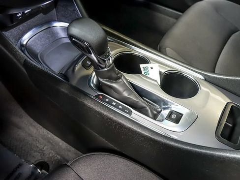 Used 2024 Chevrolet Malibu LT FWD image 25