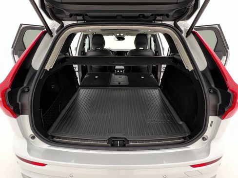 Used 2023 Volvo XC60 B5 Ultimate w/ Climate Package image 27