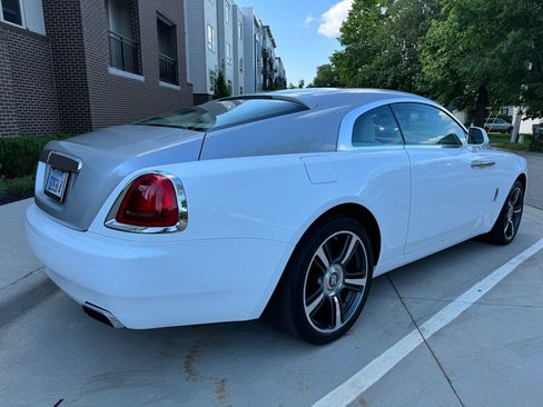 Used 2016 Rolls-Royce Wraith image 3