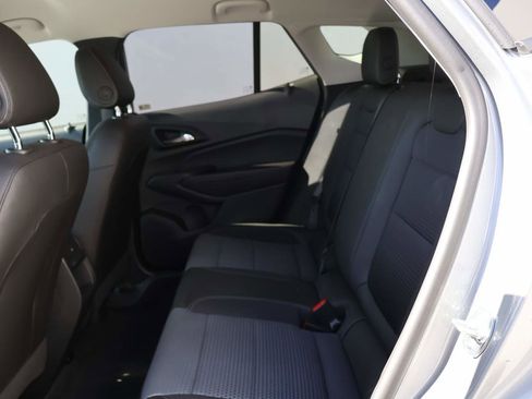 Used 2025 Chevrolet Trax LT w/ LT Convenience Package FWD image 10
