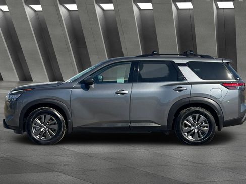 Used 2022 Nissan Pathfinder SV image 7