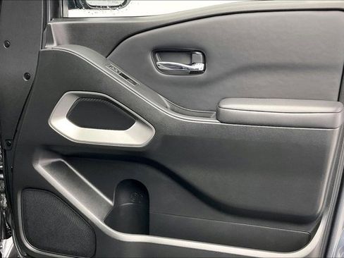 Used 2022 Nissan Frontier SV w/ Technology Package image 26