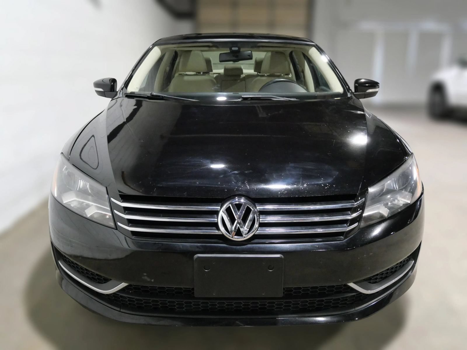 Used 2014 Volkswagen Passat TDI SE FWD image 2