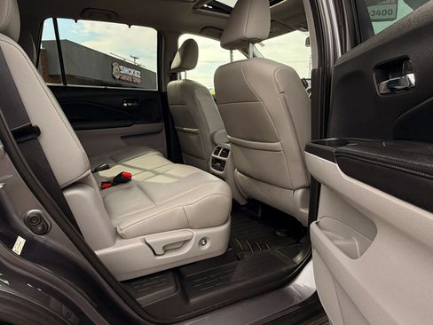 Used 2016 Honda Pilot Touring image 14