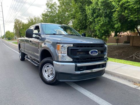 Used 2021 Ford F250 XL AWD/4WD image 2