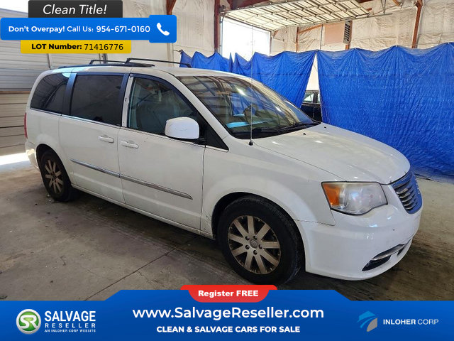 Used 2014 Chrysler Town & Country Touring FWD image 5