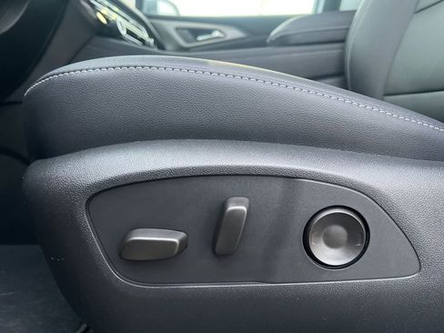 New 2026 Chevrolet Traverse LT w/ Midnight/Sport Edition image 9