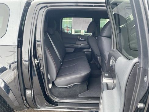Used 2020 Toyota Tacoma TRD Off-Road image 28