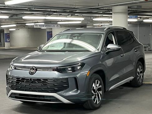 New 2026 Volkswagen Tiguan S FWD image 3