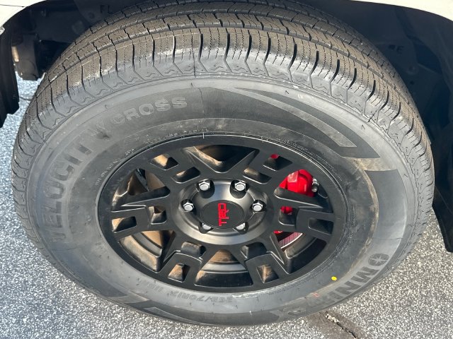 Used 2023 Toyota 4Runner TRD Off-Road Premium w/ Moonroof Package AWD/4WD image 10