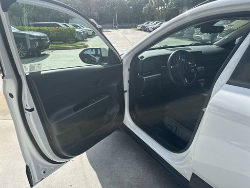 Used 2025 Hyundai Kona SEL FWD image 22