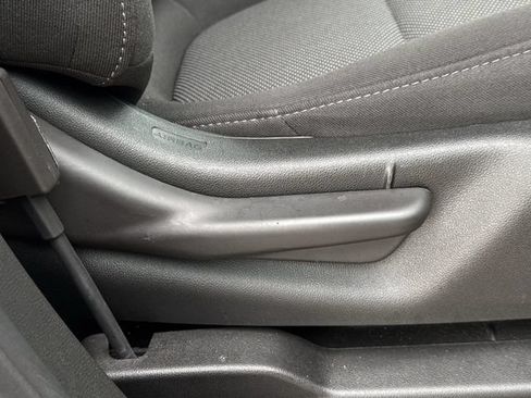 Certified 2023 Chevrolet Traverse LT FWD image 30