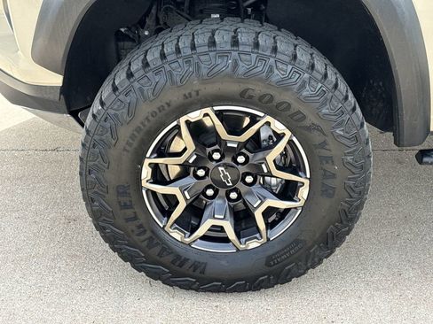 Used 2024 Chevrolet Colorado ZR2 AWD/4WD image 34