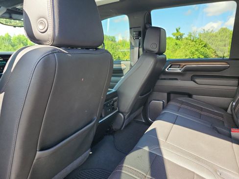 Used 2024 Chevrolet Silverado 2500 High Country w/ High Country Premium Package AWD/4WD image 15
