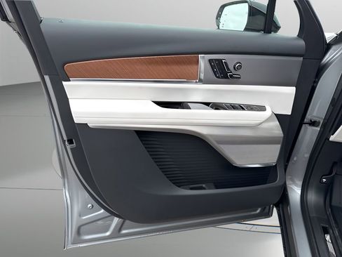 New 2026 Cadillac Vistiq Luxury w/ LPO, Floor Liner Package image 24