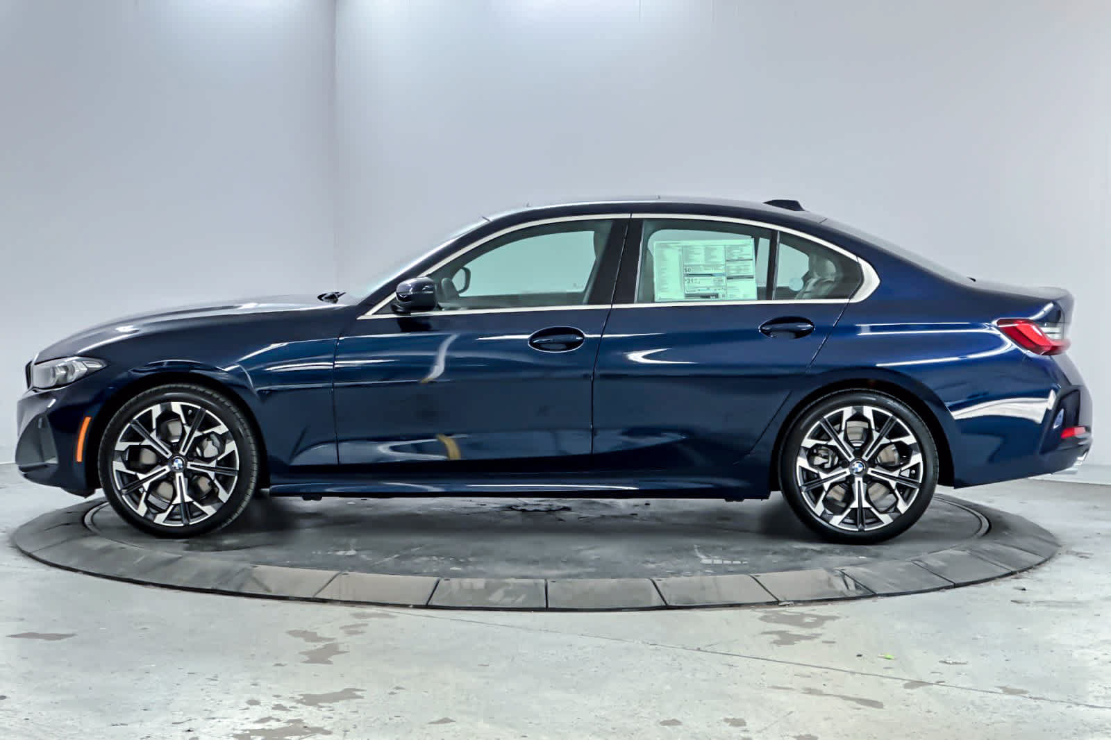 Used 2026 BMW 330i Sedan w/ Premium Package RWD image 5