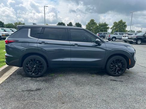 Used 2024 Mitsubishi Outlander SE Black Edition AWD/4WD image 9