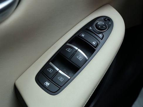 Used 2022 INFINITI QX50 Essential image 16