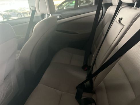 Used 2016 Hyundai Tucson SE w/ Option Group 02 FWD image 7