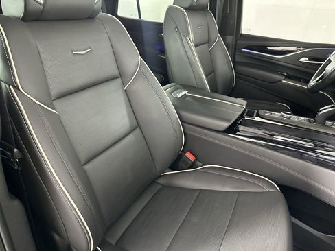 Used 2023 Cadillac Escalade Sport w/ LPO, ONYX Package AWD/4WD image 31