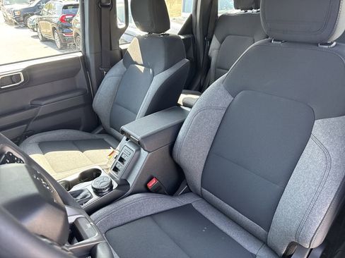 New 2025 Ford Bronco 4-Door AWD/4WD image 18
