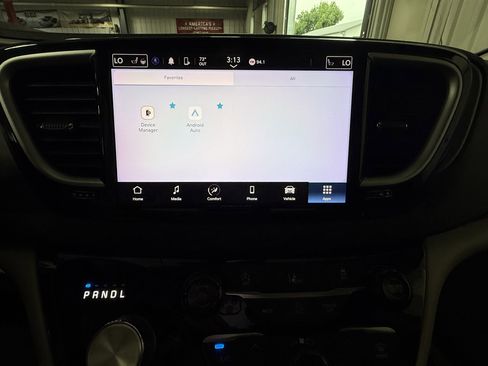 Used 2022 Chrysler Pacifica Touring-L FWD image 29