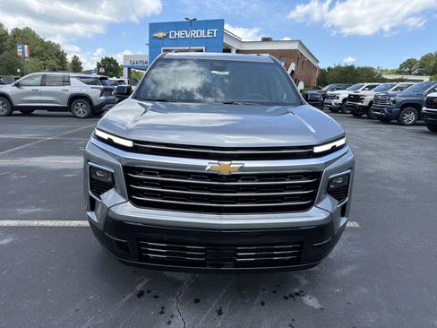 New 2026 Chevrolet Traverse High Country FWD image 2