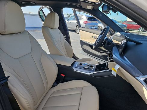 New 2026 BMW 330i xDrive Sedan w/ Convenience Package AWD/4WD image 10