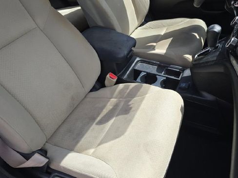 Used 2015 Honda CR-V LX image 10