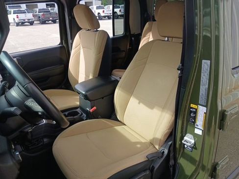 Used 2022 Jeep Gladiator Sport AWD/4WD image 28