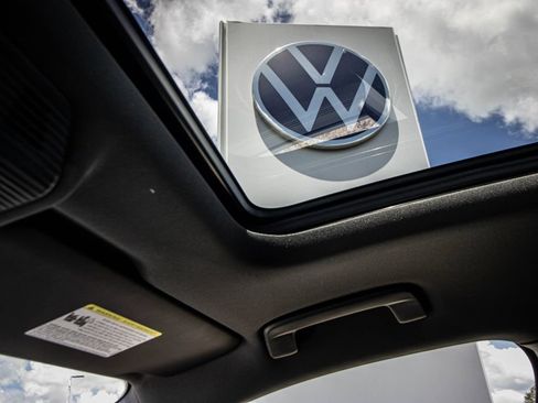 Used 2026 Volkswagen Tiguan SE R-Line FWD image 43