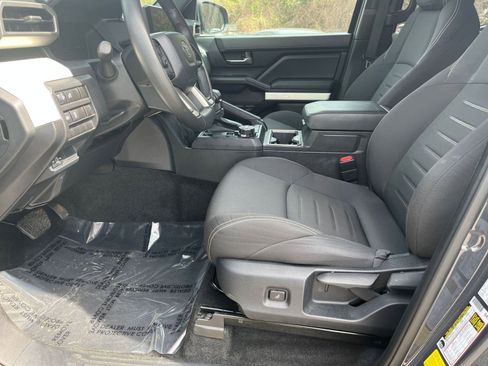 Used 2024 Toyota Tacoma w/ TRD Package image 24