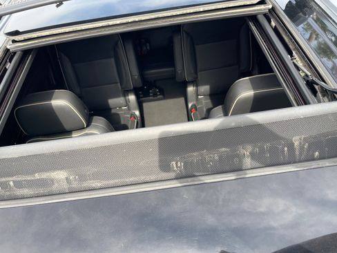 Used 2022 GMC Yukon SLT w/ SLT Premium Package image 23