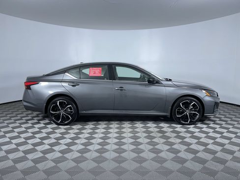 Used 2025 Nissan Altima 2.5 SR AWD/4WD image 10