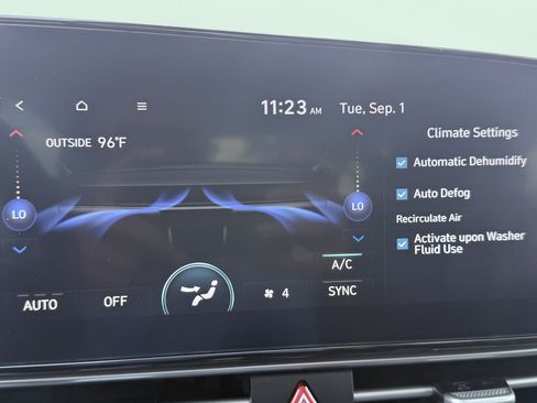 Used 2025 Hyundai Elantra SEL FWD image 64