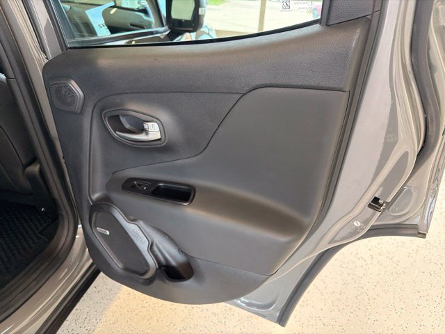 Used 2021 Jeep Renegade Trailhawk w/ Sun & Sound Group AWD/4WD image 43