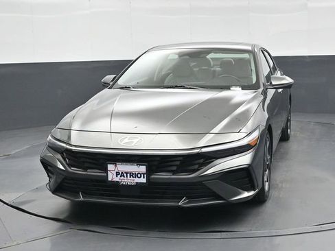 Used 2024 Hyundai Elantra Limited FWD image 8