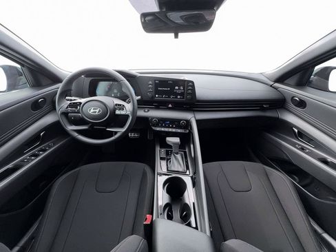 New 2026 Hyundai Elantra SEL Sport FWD image 13