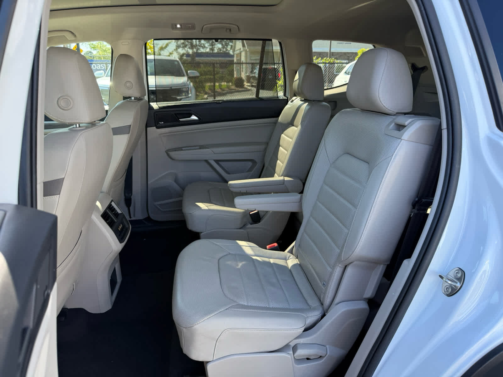 Used 2021 Volkswagen Atlas SEL Premium AWD/4WD image 19