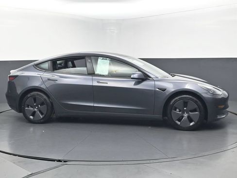 Used 2022 Tesla Model 3 Long Range AWD/4WD image 45