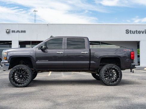 Used 2015 Chevrolet Silverado 1500 LT w/ LT Convenience Package AWD/4WD image 2