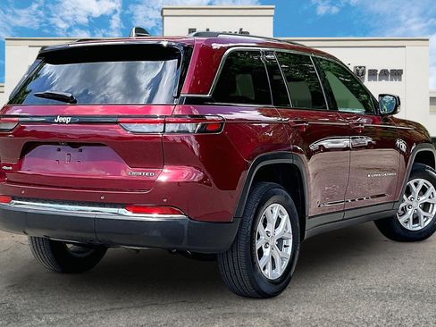 Certified 2023 Jeep Grand Cherokee Limited AWD/4WD image 2