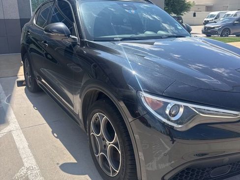 Used 2022 Alfa Romeo Stelvio Sprint image 2