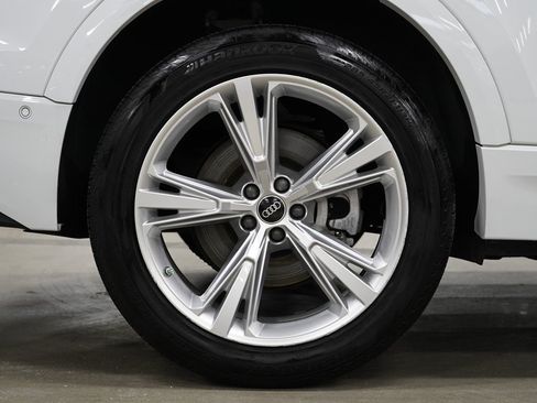 Used 2023 Audi Q8 Premium Plus w/ Premium Plus Package AWD/4WD image 40